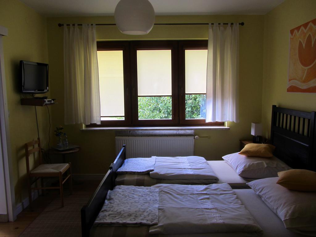 Willa W Ogrodzie Sandomir Chambre photo
