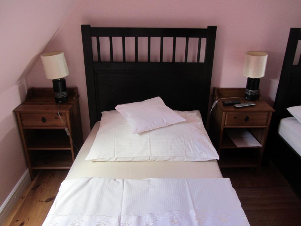 Willa W Ogrodzie Sandomir Chambre photo